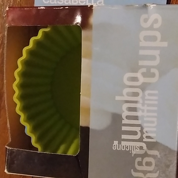 Casabella 3" Standard Muffin Cups Box Set, 6 Assorted Pastels - Picture 3 of 4